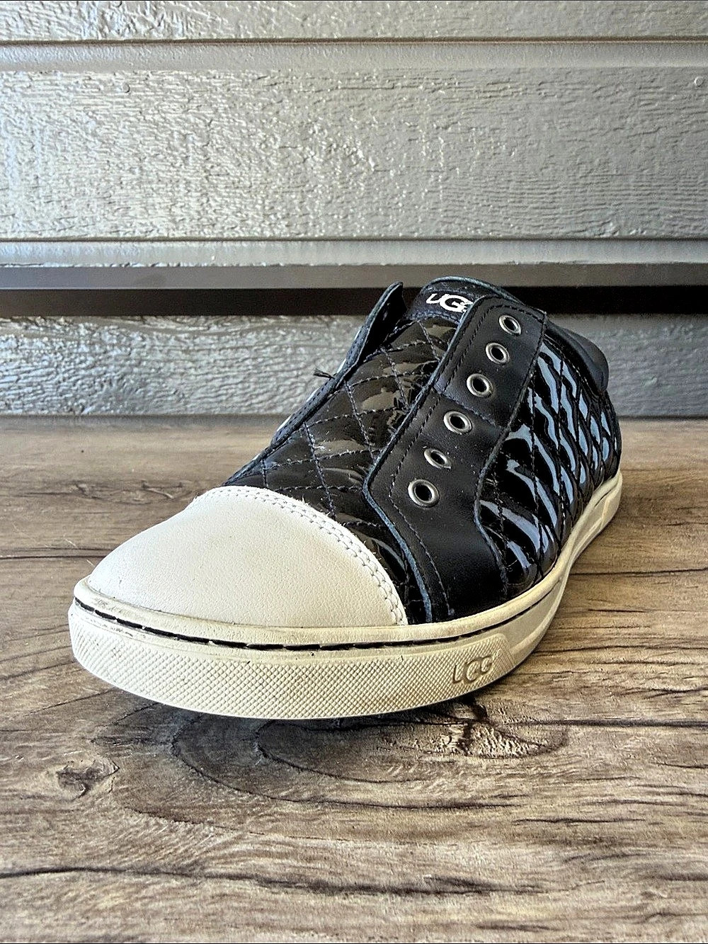 UGG Jemma Quilted Patent Sneaker Black & White Leather Sneakers US 8.5/ Uk 8